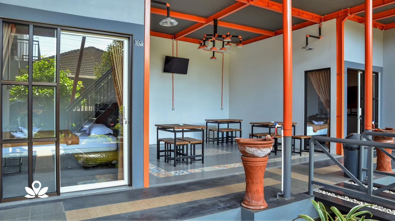 Ndalem Sorogenen Guesthouse Jogjakarta Buitenkant foto